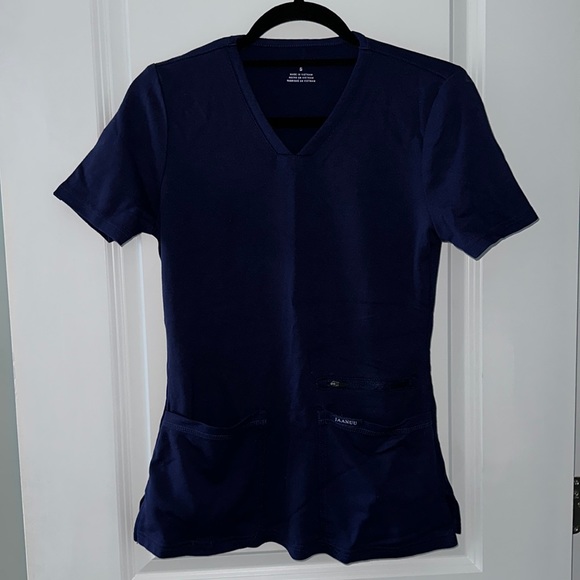 Jaanuu 4 pocket v neck scrub top - Picture 2 of 10